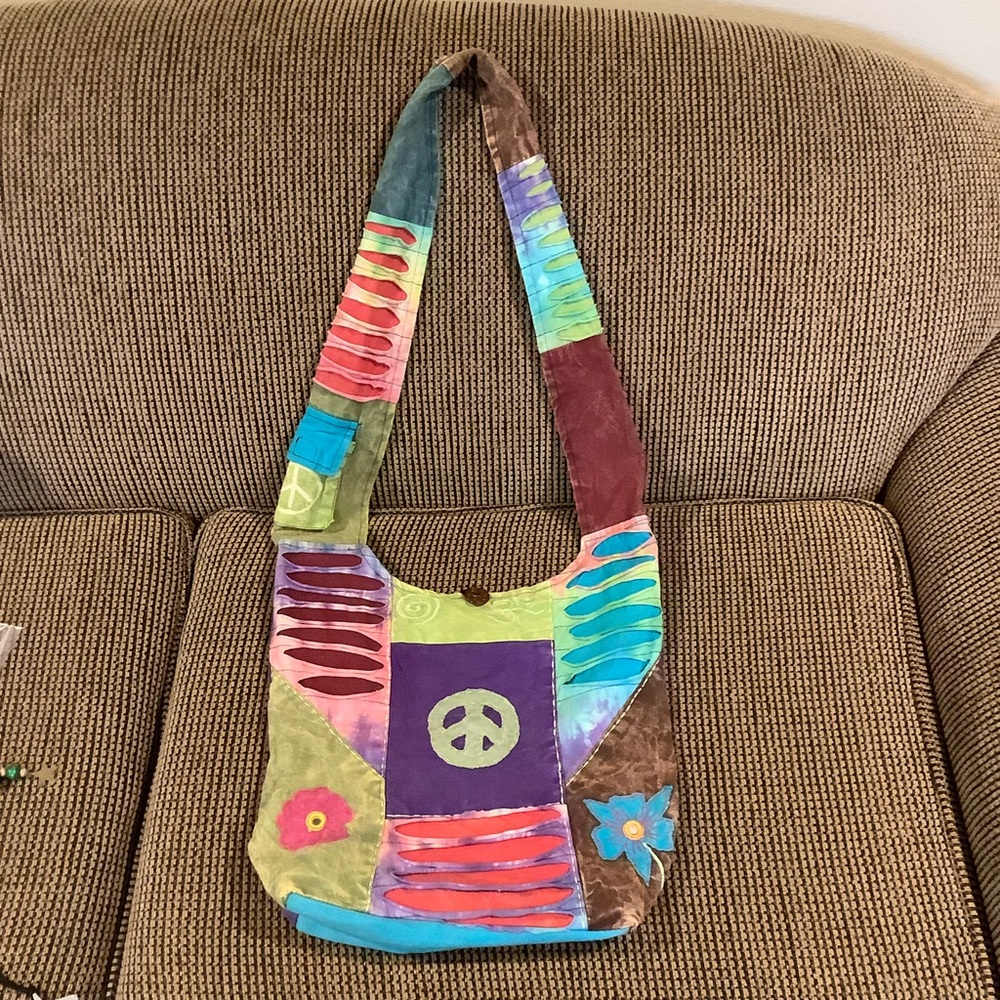 Crossbody Hobo Bag, comfort with lots of room! Free keychain